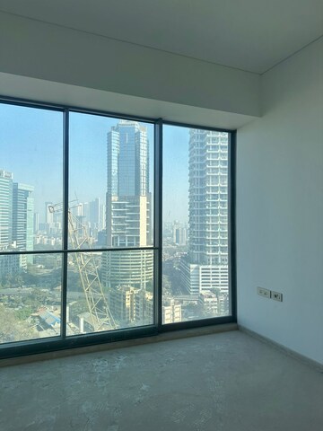 Room in 4 BHK Apartment at Rustomjee Crown, Prabhadevi – for Sale