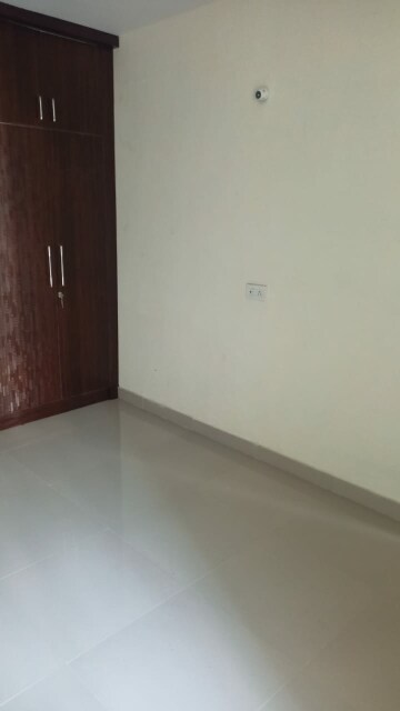 Room in 2 BHK Apartment at Proview Officer City 2, Raj Nagar Extension – for Rent