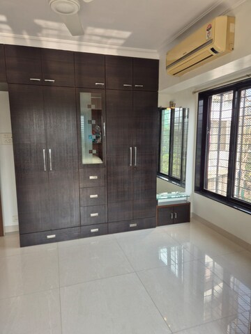 Room in 2 BHK Apartment at Vasant Valley Complex, Malad East – for Rent