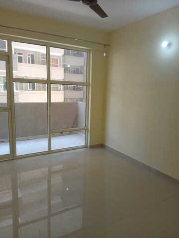 Room in 2 BHK Apartment at Pyramid Heights, Sector 85 – for Rent
