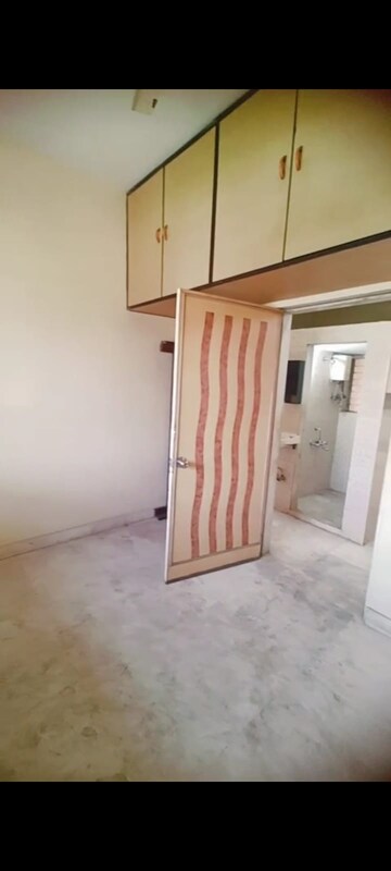 Room in 1 BHK Apartment at Sindhi Society, Chembur – for Rent