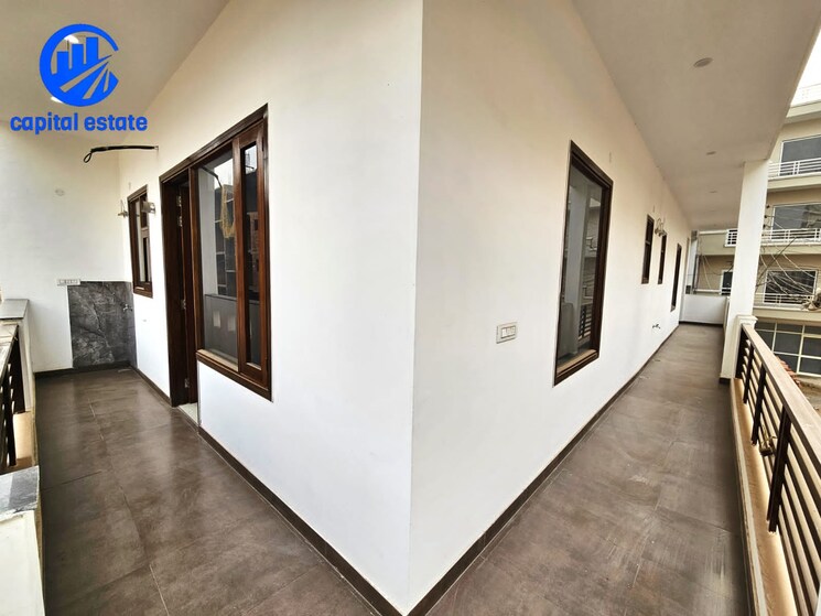 Room, peer mucchalla 3 Bedroom 1500 Sq.Ft. Apartment In Peer Mucchalla Zirakpur 8195626