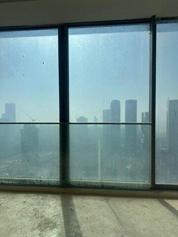 Room in 4 BHK Apartment at Rustomjee Crown, Prabhadevi – for Sale