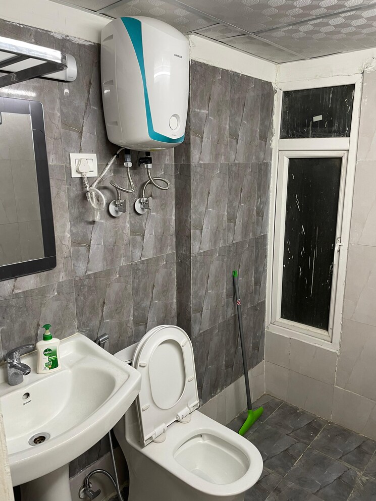 Bathroom, migsun-twinz 3 Bedroom 1250 Sq.Ft. Apartment In Eta Ii Greater Noida Greater Noida 8195657