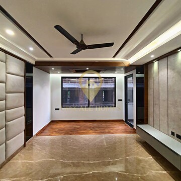 Parking in 4 BHK Apartment at DLF Belvedere Towers, Sector 24 – for Rent