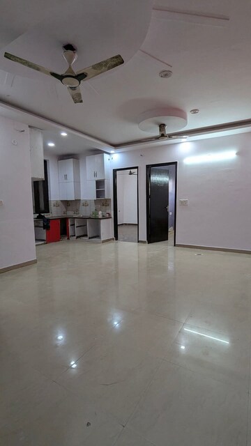 Room in 2 BHK Builder Floor at Sector 28 – for Rent