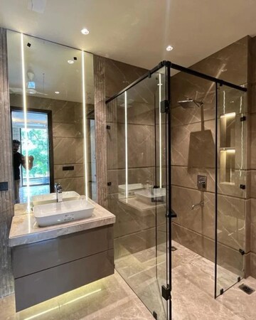 Bathroom in 4 BHK Apartment at DLF The Belvedere Park, Sector 24 – for Rent