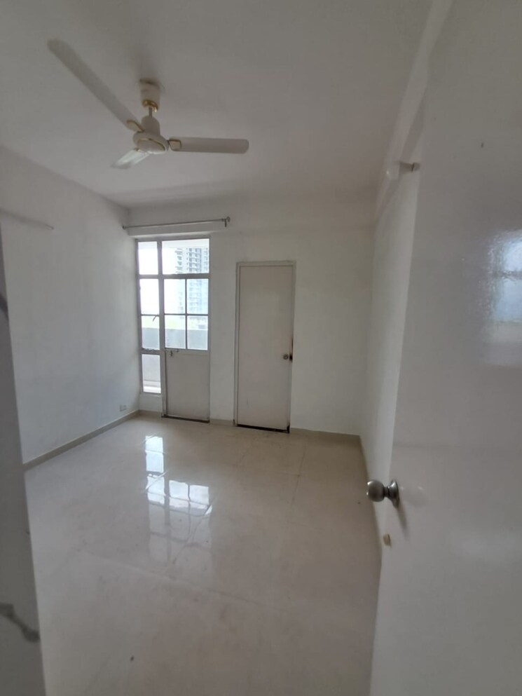 Room, signature-global-solera-2 2 Bedroom 577 Sq.Ft. Apartment In Sector 107 Gurgaon 8195707