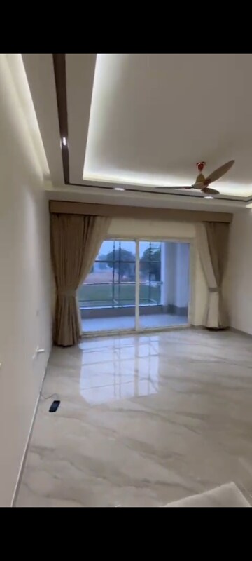 Room in 4 BHK Builder Floor at Sector 84 – for Sale