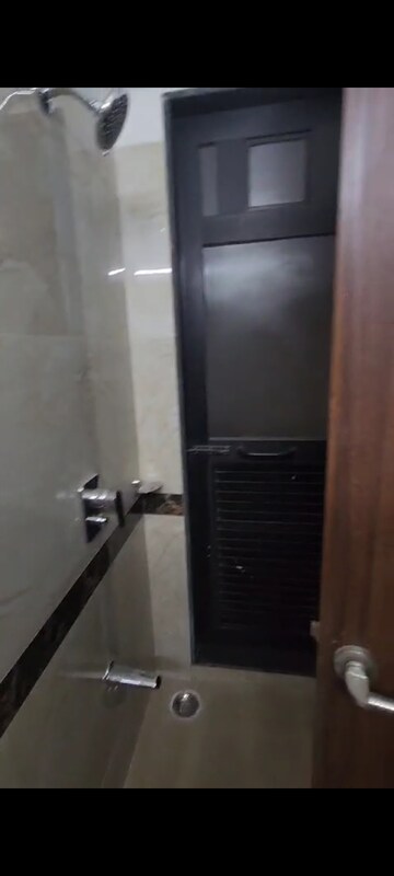 Furnished Amenities in 2 BHK Apartment at Mantri Park, Goregaon East – for Rent