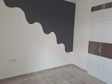 Room in 2 BHK Builder Floor at Sector 73 – for Sale
