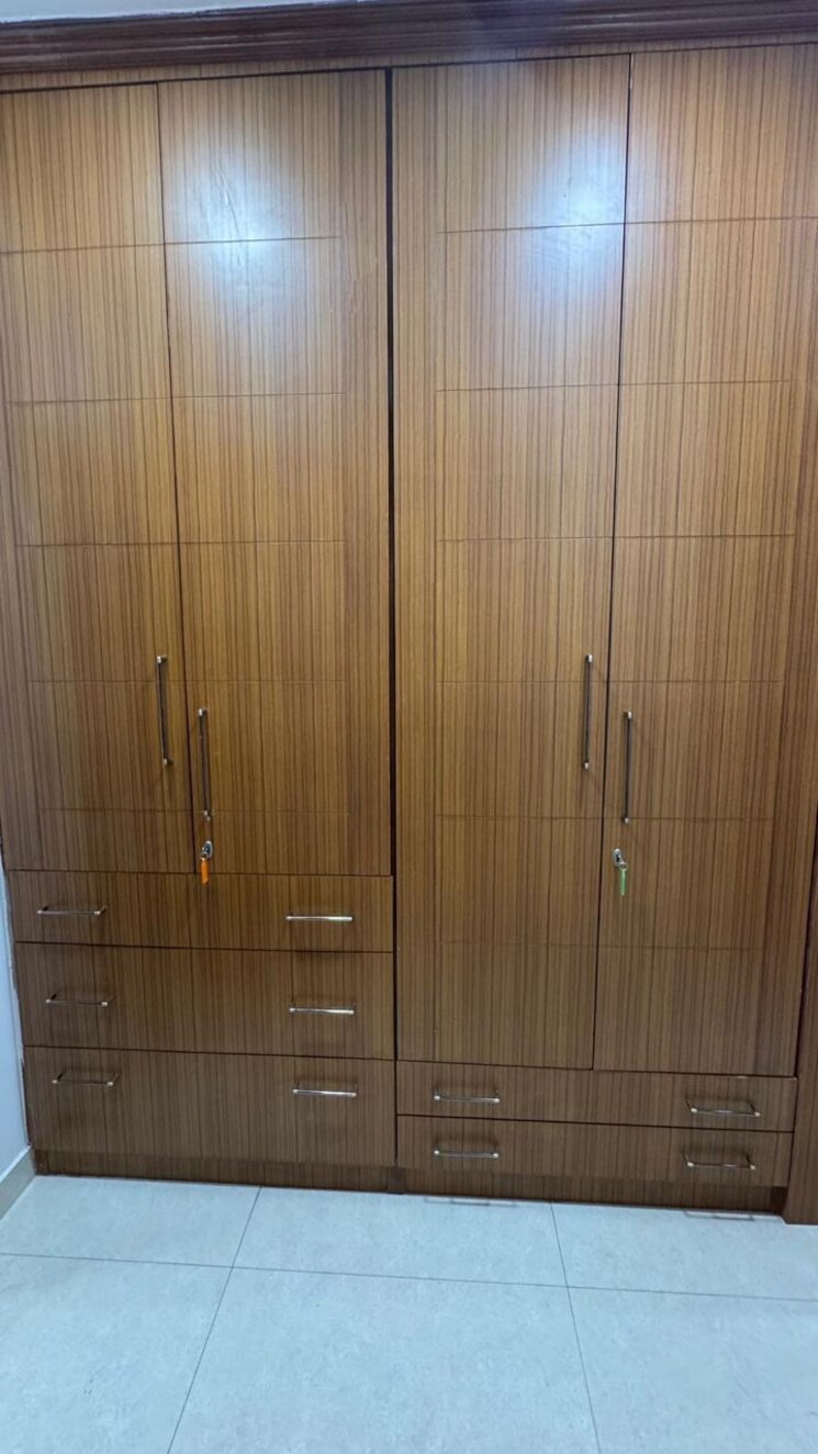 Room, malcha marg 3 Bedroom 3200 Sq.Ft. Apartment In Malcha Marg Delhi 8195782