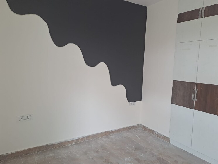 Room, sector 73 3 Bedroom 1350 Sq.Ft. Builder Floor In Sector 73 Noida 8195818