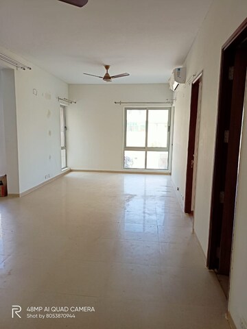Room in 3.5 BHK Villa at Vatika Signature Villas, Sector 82 – for Rent