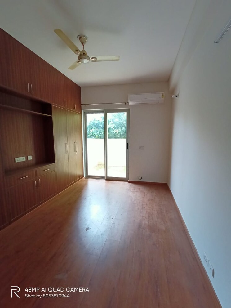 Room, vatika-signature-villas 3.5 Bedroom 3000 Sq.Ft. Villa In Sector 82 Gurgaon 8195810