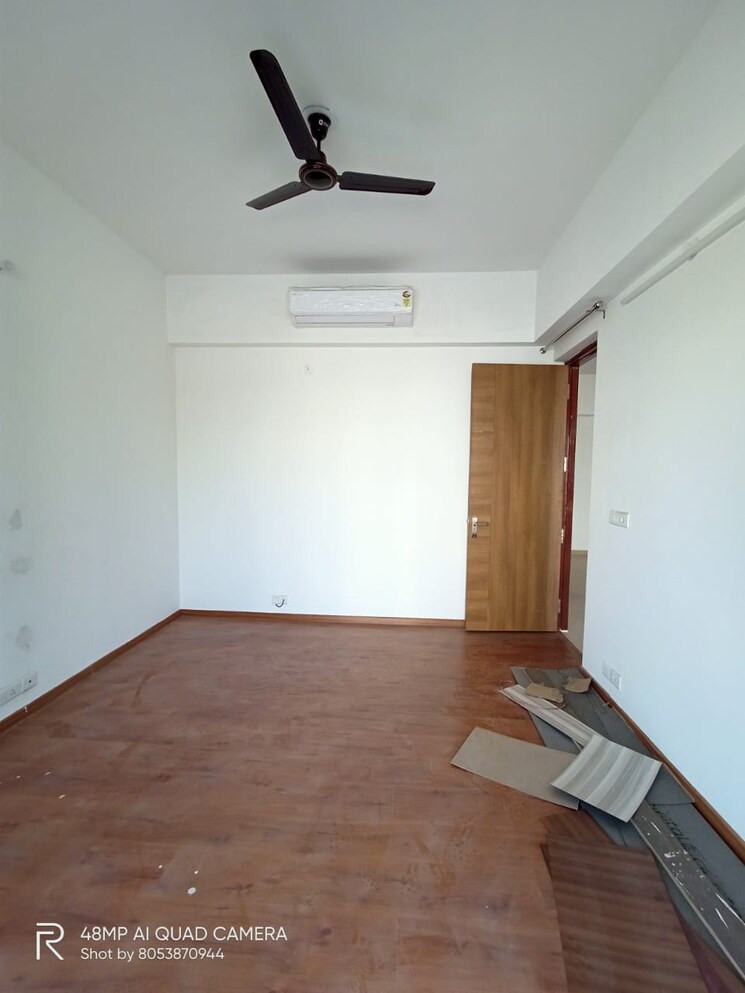 Room, vatika-signature-villas 3.5 Bedroom 3000 Sq.Ft. Villa In Sector 82 Gurgaon 8195810