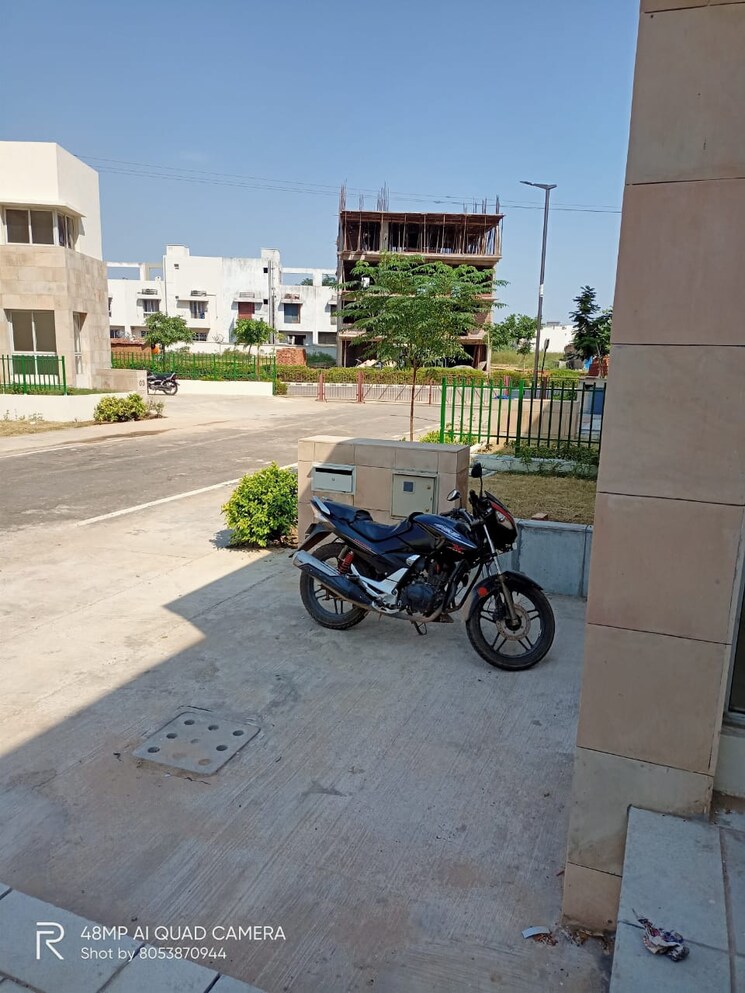 Parking, vatika-signature-villas 3.5 Bedroom 3000 Sq.Ft. Villa In Sector 82 Gurgaon 8195810