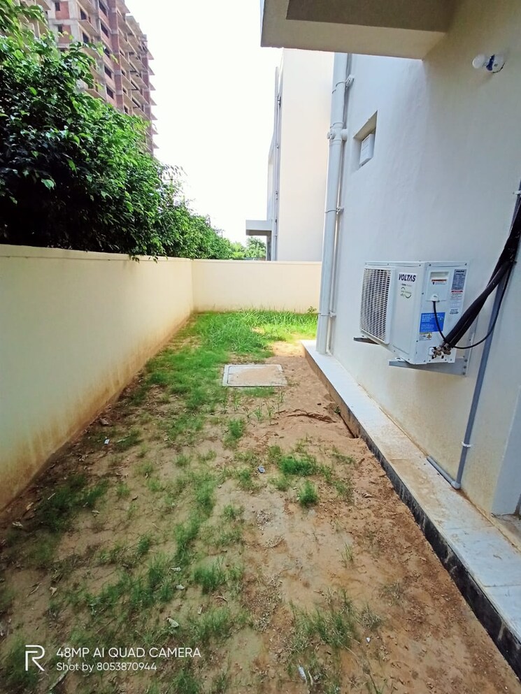 Balcony, vatika-signature-villas 3.5 Bedroom 3000 Sq.Ft. Villa In Sector 82 Gurgaon 8195810