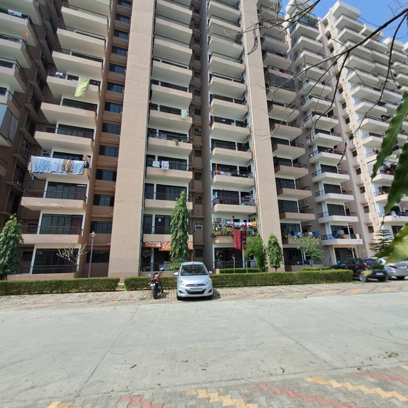 3.5 BHK + Servant Room Apartment For Sale in BPTP Terra