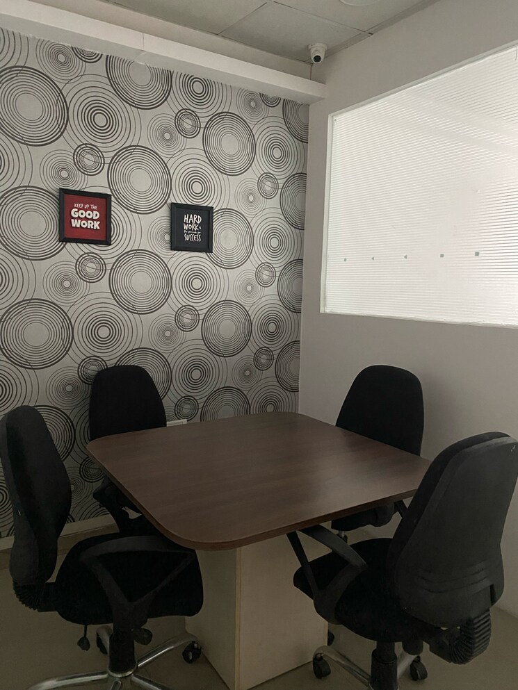 Team Area, assotech-business-cresterra Commercial Office Space 725 Sq.Ft. In Sector 135 Noida 8195953