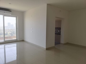 Room in 3 BHK Apartment at Silverglades The Melia, Sohna Sector 35 – for Sale