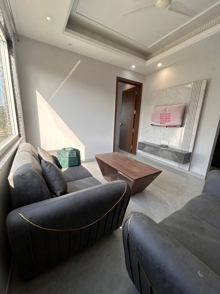 Living Room, dlf-the-belvedere-park 4 Bedroom 1720 Sq.Ft. Apartment In Sector 24 Gurgaon 8195918