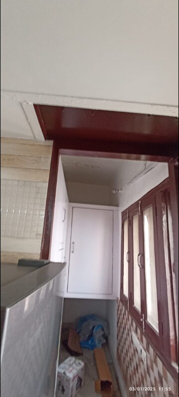 Furnished Amenities in 2 BHK Builder Floor at South Extension ii – for Rent