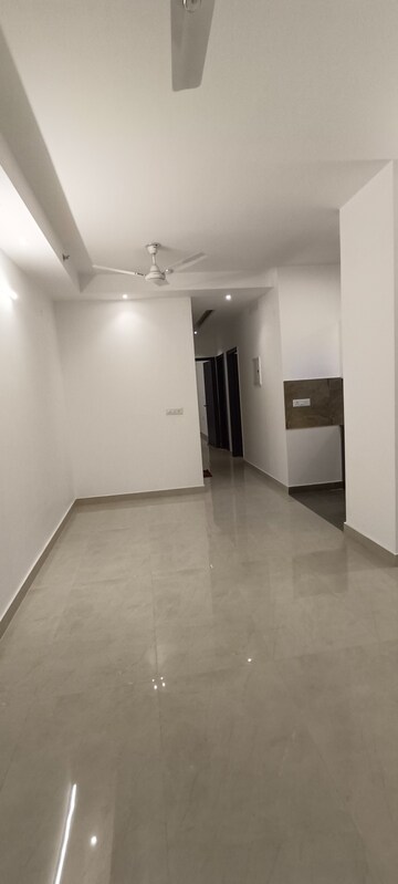 Room in 4 BHK Apartment at ABA Ivy County, Sector 75 – for Sale