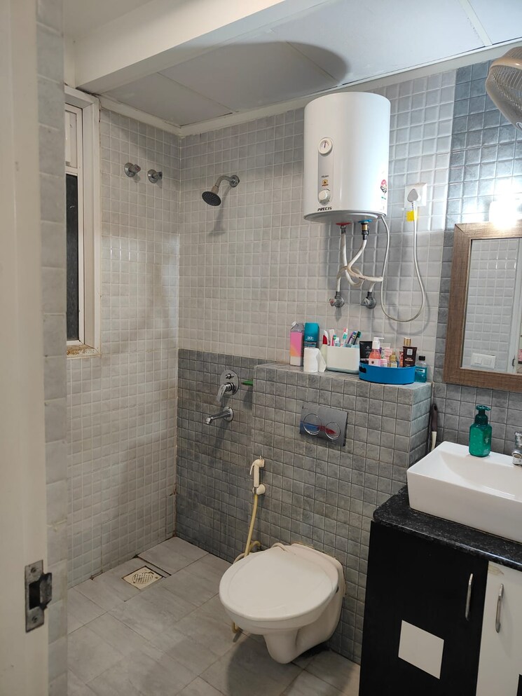 Bathroom, mahagun-mywoods 2 Bedroom 1000 Sq.Ft. Apartment In Sector 16c Greater Noida Greater Noida 8195948