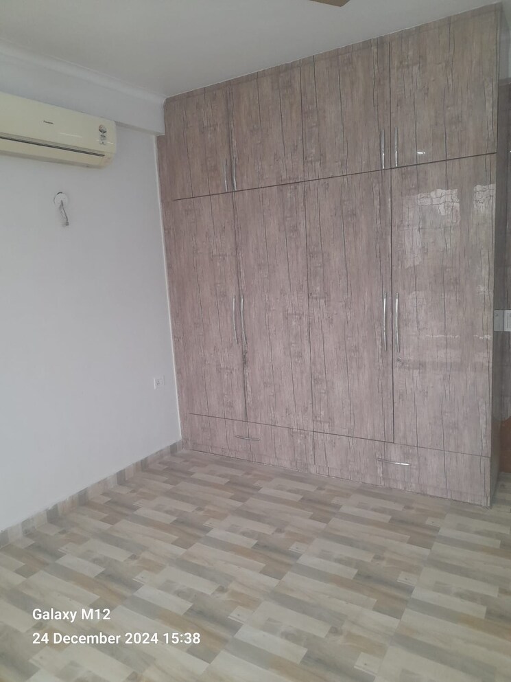 Room, swaran-villa-friends-apartments 3 Bedroom 2300 Sq.Ft. Apartment In Sector 52 Gurgaon 8195989
