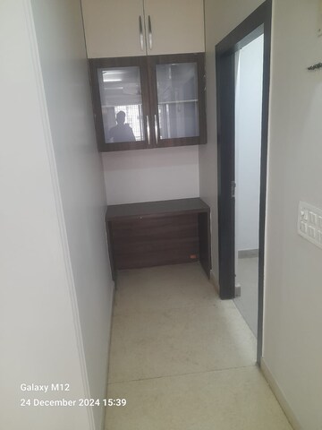Room in 3 BHK Apartment at Swaran Villa Friends Apartments, Sector 52 – for Sale