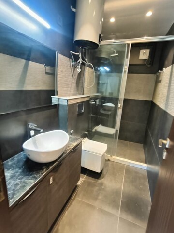 Master Bedroom in 3.5 BHK Builder Floor at Sector 49 – for Sale
