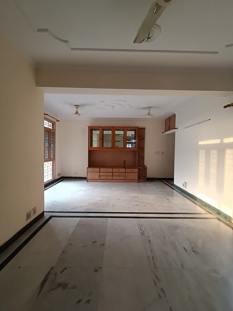 Living Room, sector 49 4 Bedroom 2016 Sq.Ft. Apartment In Sector 49 Gurgaon 8196011