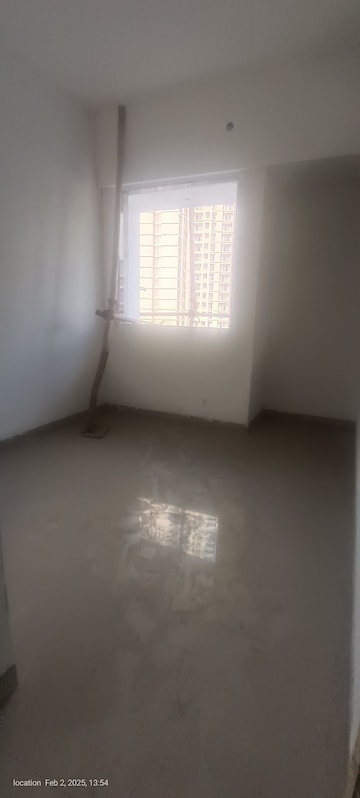 Room in 2 BHK Apartment at Vihang Valley Phase 3, Kasarvadavali – for Sale