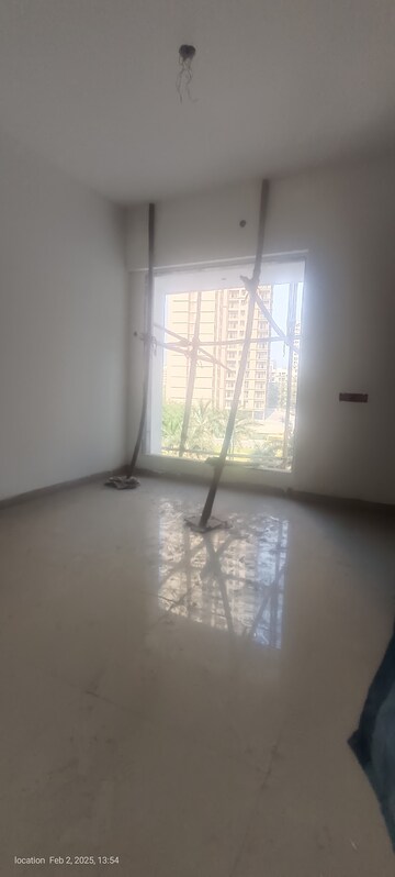 Room in 2 BHK Apartment at Vihang Valley Phase 3, Kasarvadavali – for Sale