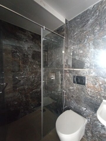 Furnished Amenities in 2 BHK Apartment at Dosti Eastern Bay, Wadala – for Rent