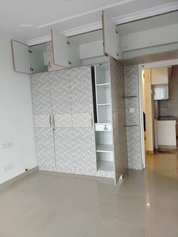 Room in 3 BHK Apartment at Dhoot Time Residency, Sector 63 – for Rent