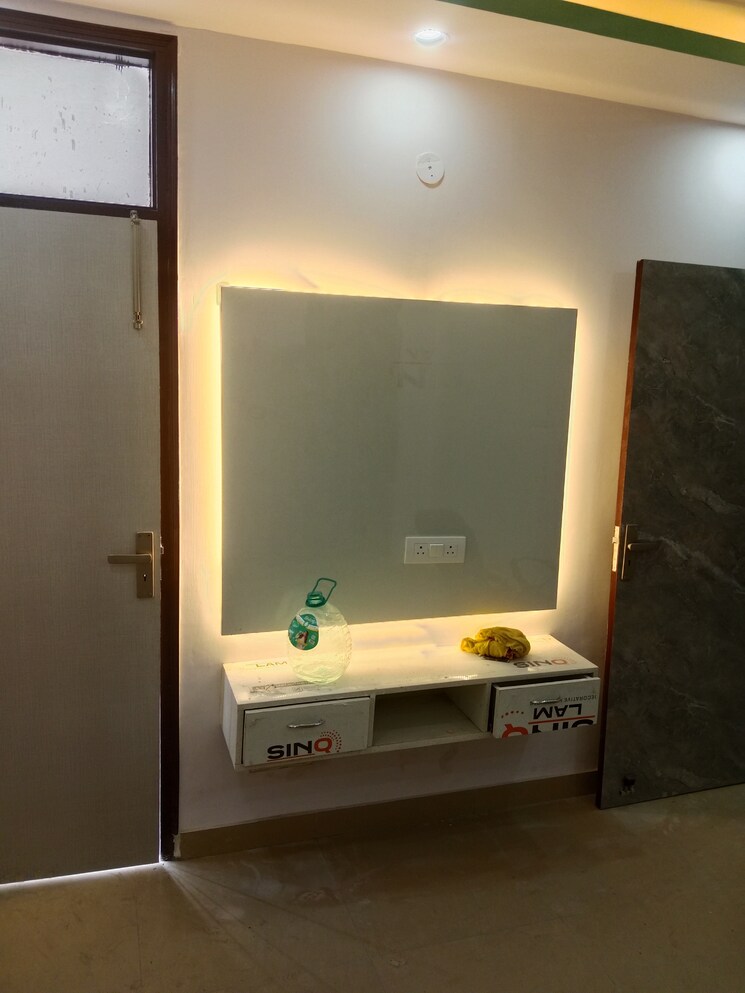 Bedroom, sector 73 1 Bedroom 1050 Sq.Ft. Builder Floor In Sector 73 Noida 8196057