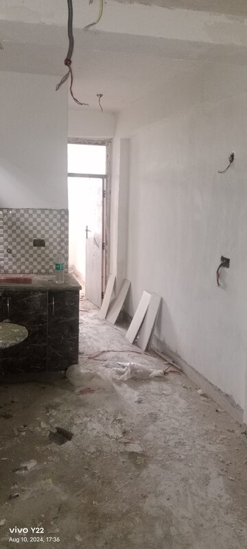 Bathroom in 1 BHK Builder Floor at Sector 73 – for Sale