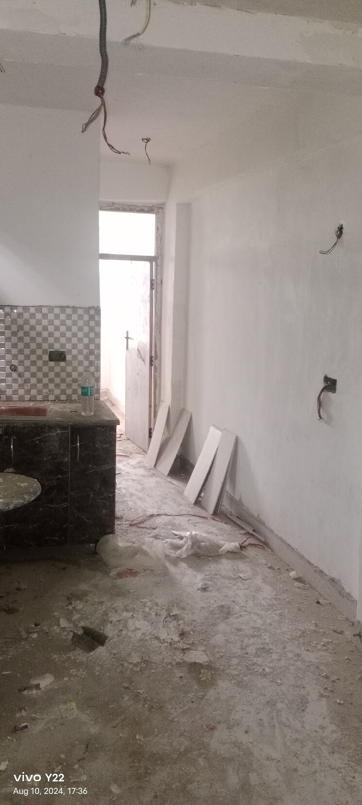 Bathroom, sector 73 1 Bedroom 1050 Sq.Ft. Builder Floor In Sector 73 Noida 8196057