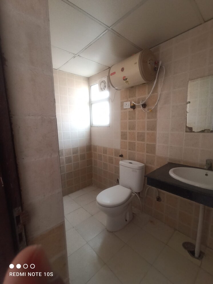 Bathroom, supertech-cape-town 2 Bedroom 930 Sq.Ft. Apartment In Sector 74 Noida 8196073