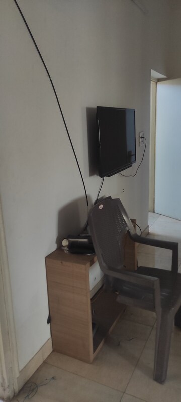 Furnished Amenities in 2 BHK Builder Floor at Siddharth Nagar – for Rent