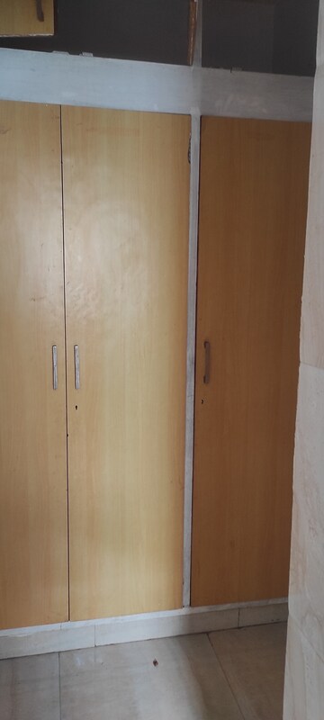Furnished Amenities in 2 BHK Builder Floor at Siddharth Nagar – for Rent