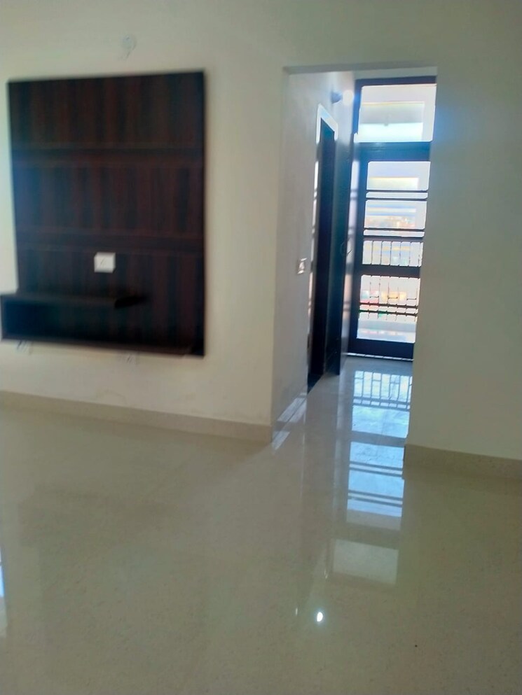 Room, peer mucchalla 3 Bedroom 2200 Sq.Ft. Apartment In Peer Mucchalla Zirakpur 8196118