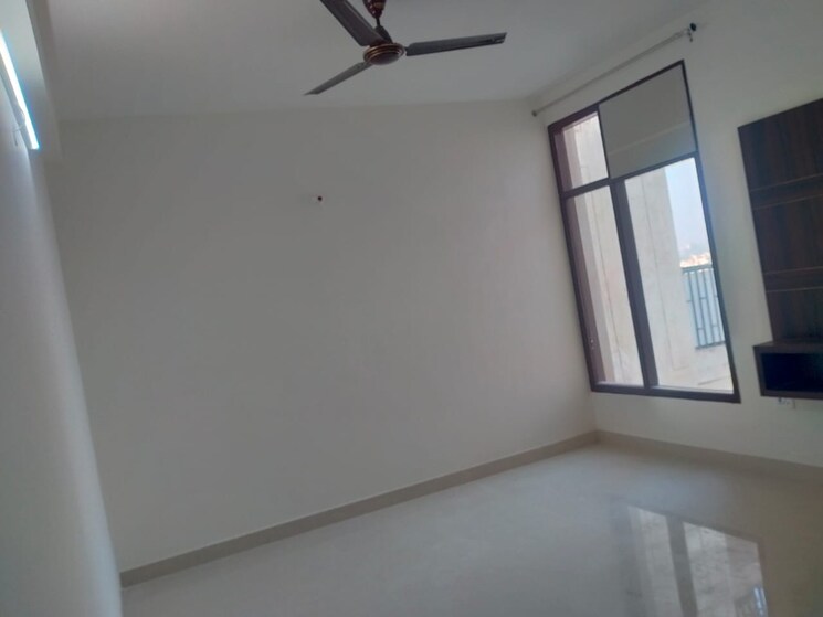 Room, peer mucchalla 3 Bedroom 2200 Sq.Ft. Apartment In Peer Mucchalla Zirakpur 8196118