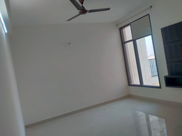 Room, peer mucchalla 3 Bedroom 2200 Sq.Ft. Apartment In Peer Mucchalla Zirakpur 8196118