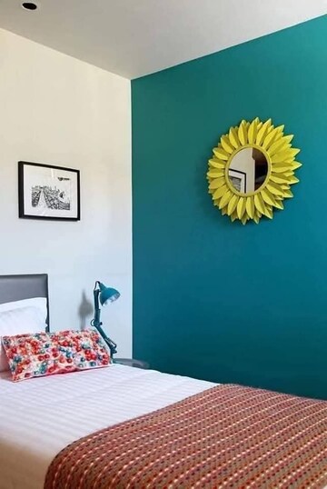 Bedroom in 3 BHK Builder Floor at Sector 49 – for Rent