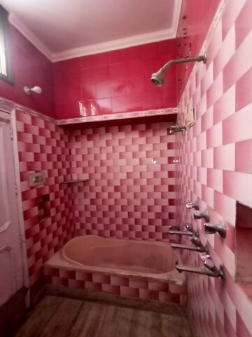 Furnished Amenities in 3 BHK Independent House at Sector 4 – for Rent