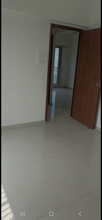 Room in 2 BHK Apartment at Mayfair The View, Vikhroli West – for Rent