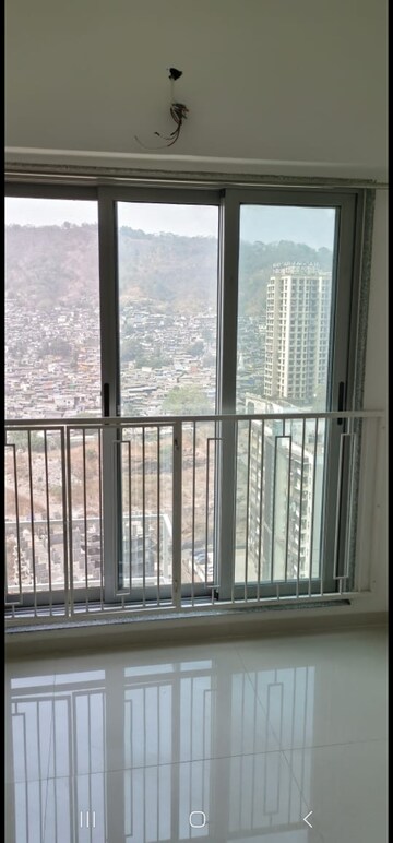 Room in 2 BHK Apartment at Mayfair The View, Vikhroli West – for Rent
